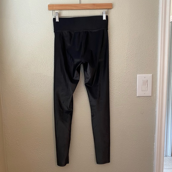 Takara Metallic Carbon38 Leggings - Picture 3 of 5